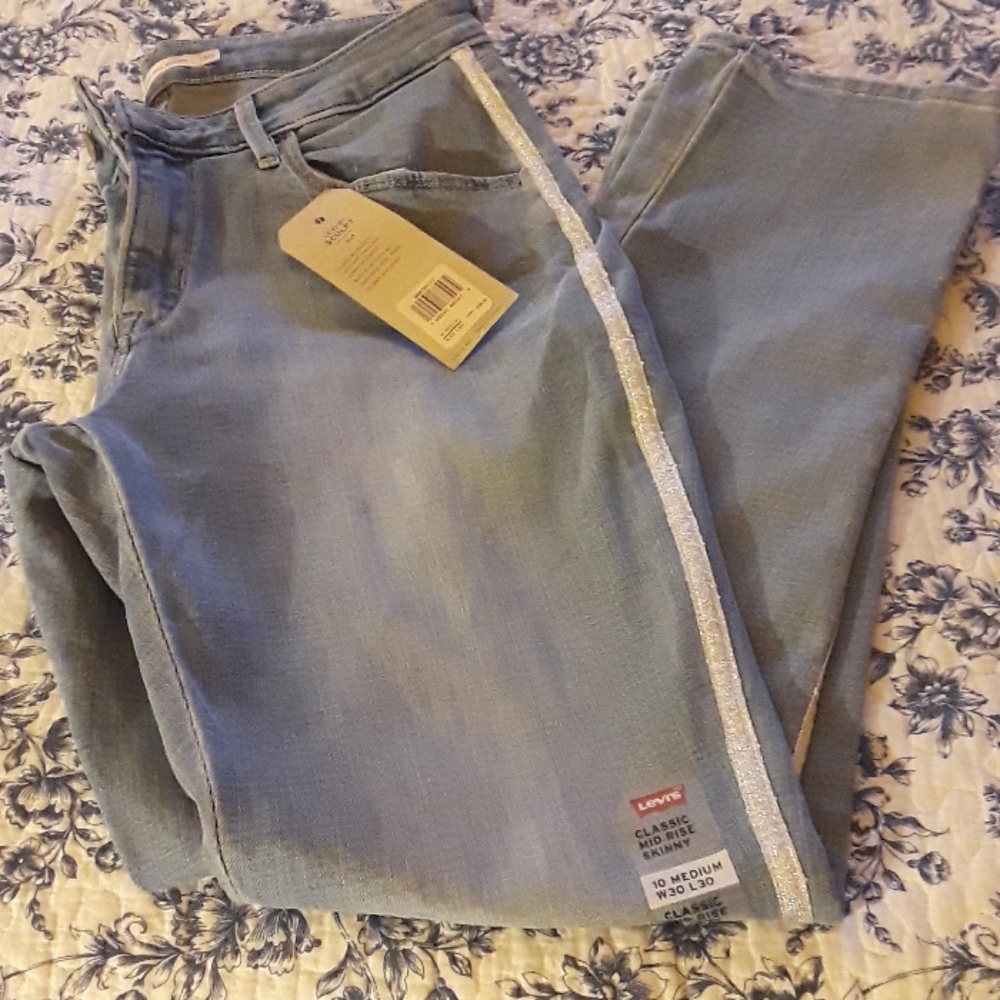 Levis classic mis rise skinny jeans